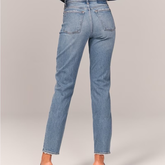 ABERCROMBIE & FITCH • The Mom High Rise Jean • Blue • sz 28/ 6s •’ - Picture 7 of 8